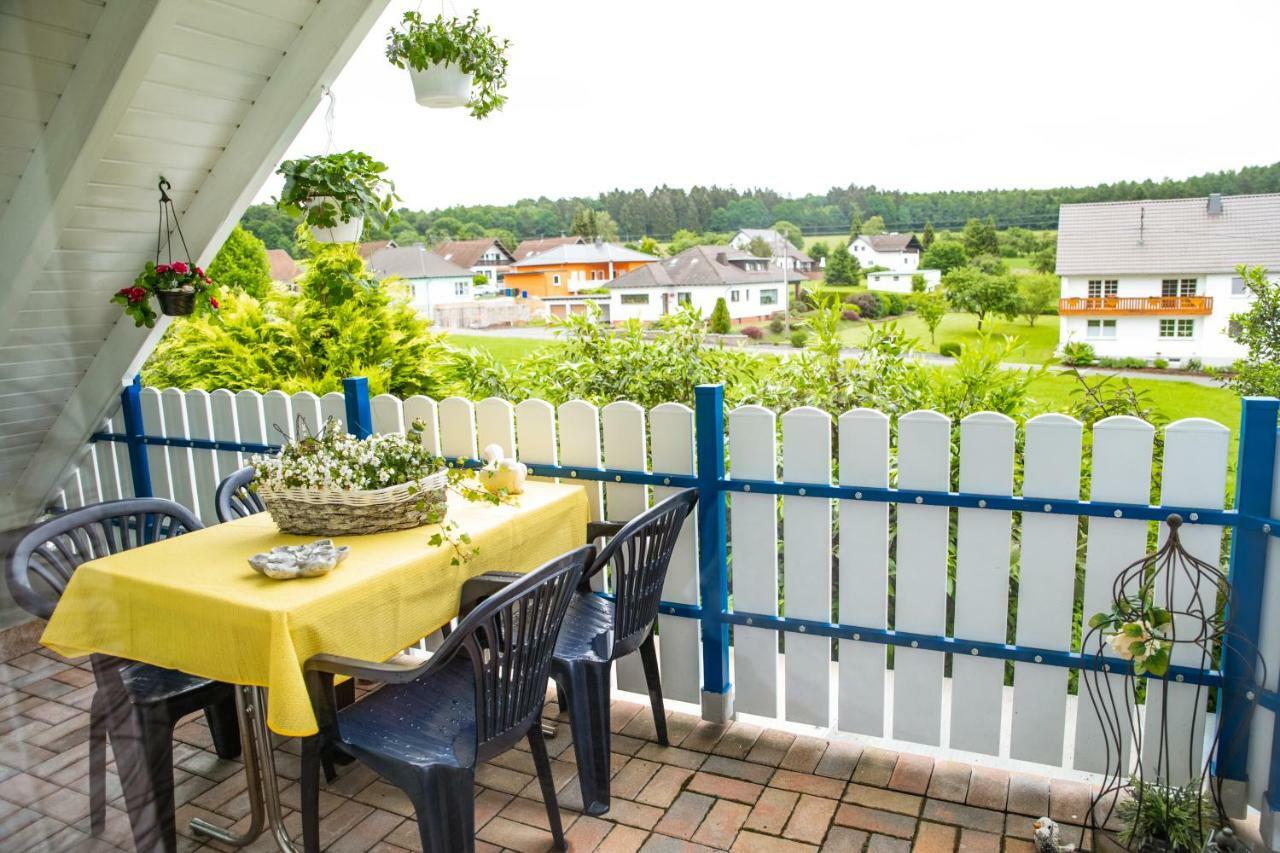 Das blaue Haus Daufenbach Exterior foto